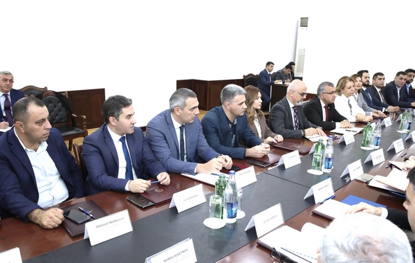 AHİK ilə Mediasiya Şurası arasında birgə əməkdaşlığa dair memorandum imzalanıb