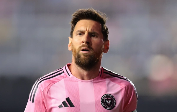 Lionel Messi tarixdə ən çox asist edən iki futbolçudan biri olub