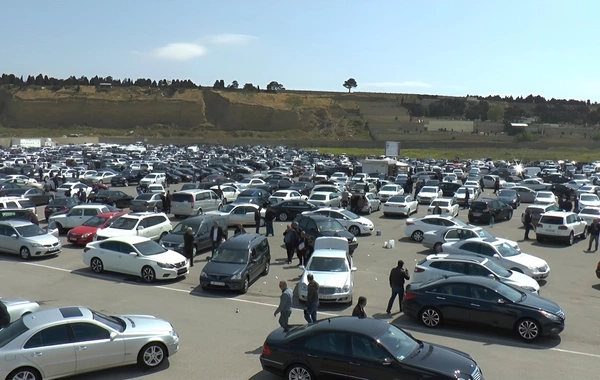 Bakıdakı maşın bazarında durğunluq yaşanır - Səbəb nədir?
