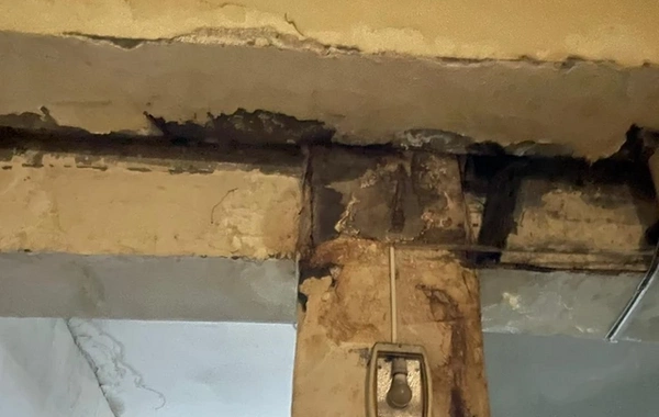 Yasamalda bina təhlükə altındadır: Sakinlər ölüm qorxusu ilə yaşayırlar