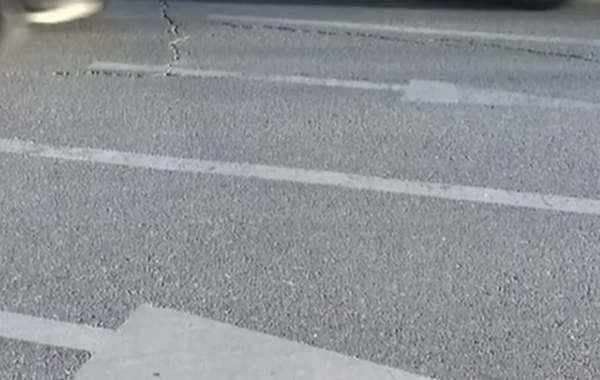 Bakının mərkəzi küçəsində sürücüləri çaşdıran zolaq