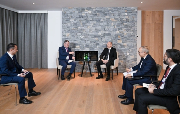 Prezident İlham Əliyev Davosda "Vitol" şirkətinin baş icraçı direktoru ilə görüşüb