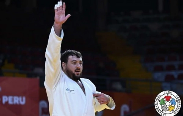 Kənan Nəsibov Bakıda keçirilən dünya çempionatında ilk qələbəsini qazanıb