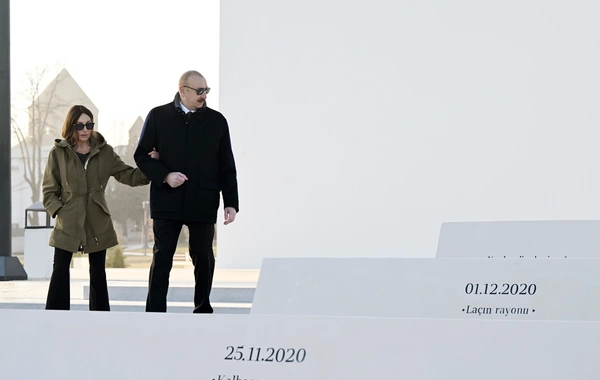 Prezident İlham Əliyev Xankəndi şəhərində Zəfər parkının açılışında iştirak edib