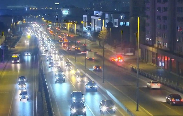 Bakının mərkəzi küçələrində tıxac var - SİYAHI