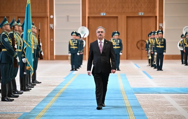 Azərbaycanın yeni səfiri etimadnaməsini Qazaxıstan Prezidentinə təqdim edib