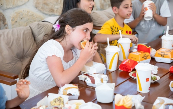 "McDonald"s Azərbaycan" şəhid və qazi ailələrinin övladları üçün yay istirahəti təşkil edib