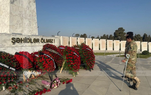 8 Noyabr - Zəfər Günü ilə əlaqədar Hərbi Memorial Məzarlıq ziyarət edilir