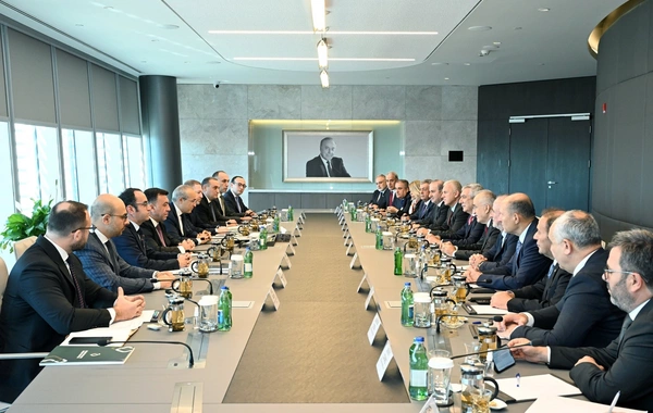 Mikayıl Cabbarov Erdal Bahçıvanın rəhbərlik etdiyi nümayəndə heyəti ilə görüşüb