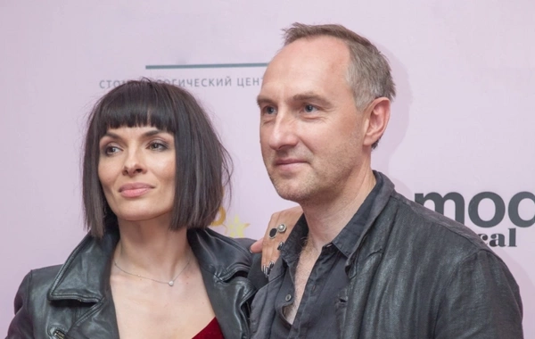 Evli iş adamı ilə eşq yaşayan və hazırda ektrasens olan MÜĞƏNNİNİN HEKAYƏSİ