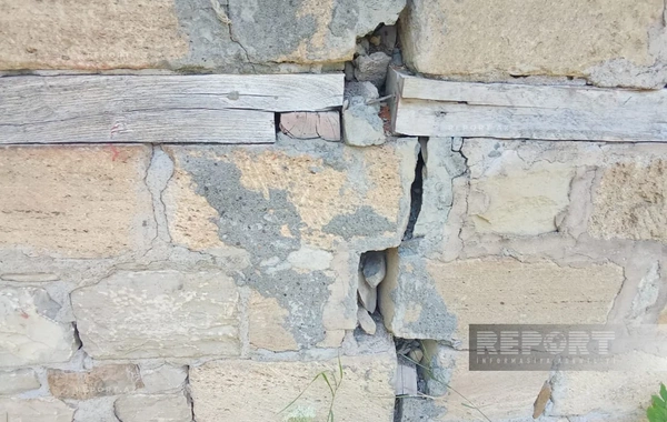 İsmayıllıda torpaq sürüşməsi olub, üç ailənin yaşadığı ev yararsız vəziyyətə düşüb