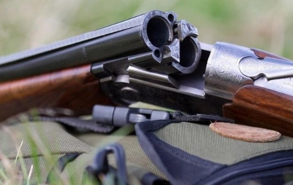 Bakıda arvad ərini öldürüb həyətdə basdırdı, üstünə gül kolu əkdi