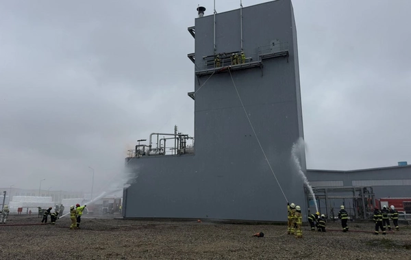 FHN zavodda təlim keçirdi