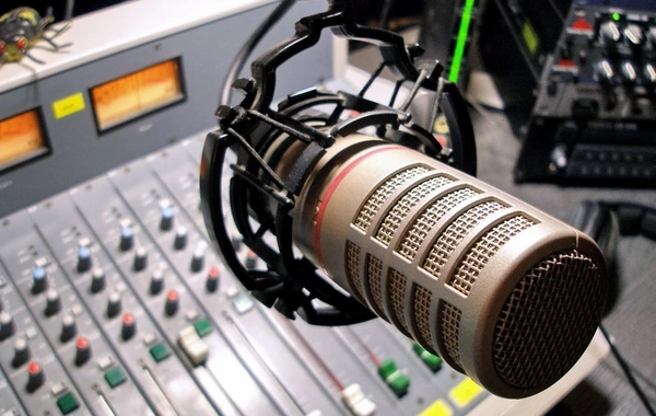 Qiyamət günü radiosu efirdə sirli söz səsləndirdi