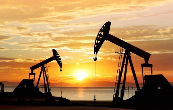 Азербайджанская нефть продолжает падать в цене