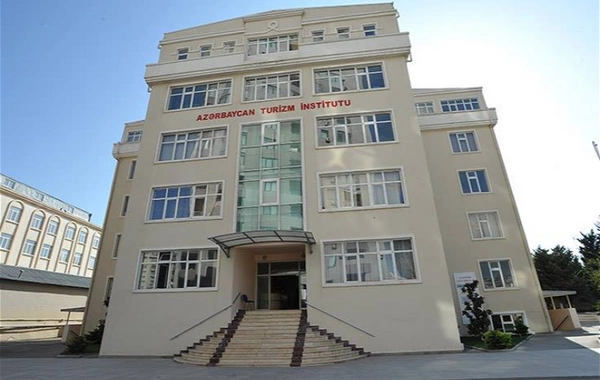 Daha bir məşhur universitet TƏMİR OLUNACAQ