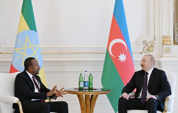 Prezident İlham Əliyevin Efiopiyanın Baş naziri ilə təkbətək görüşü olub