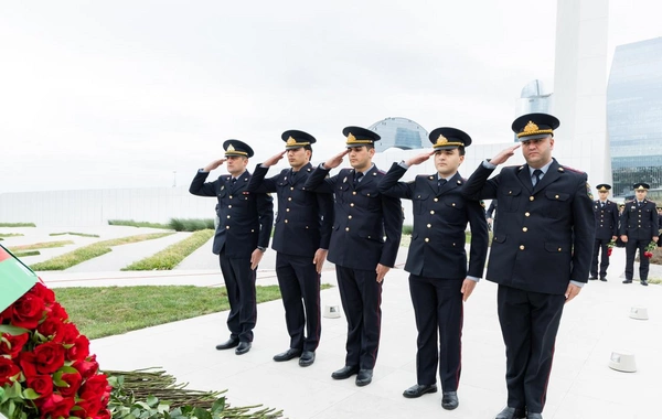 DİN-in hərbi qulluqçuları və polis əməkdaşları Zəfər parkını ziyarət ediblər