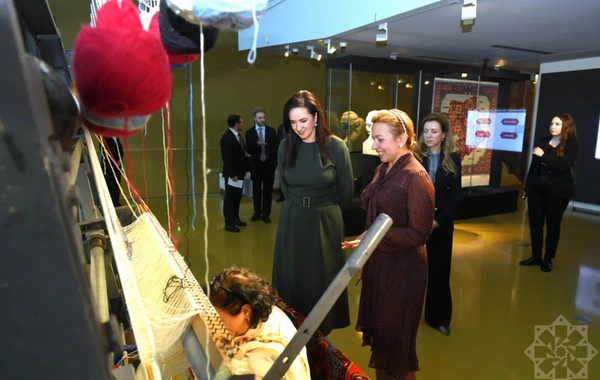 Litvanın Baş naziri Milli Xalça Muzeyini ziyarət edib