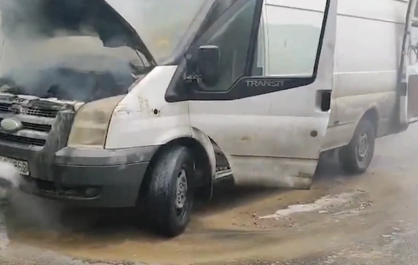 Masazırda maşın yanıb