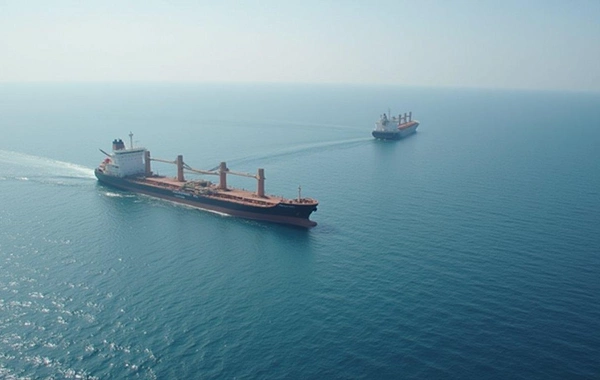 Hörmüz boğazında gərginlik: Yüzlərlə gəmi keçid üçün icazə gözləyir