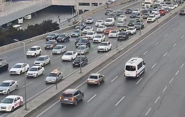 Bakıda 13 istiqamətdə tıxac var