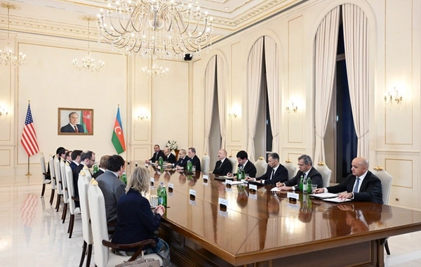 Состоялась встреча Президента Азербайджана с вице-президентом США в расширенном составе