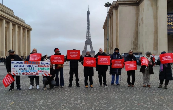 Parisdə Fransanın müstəmləkəçilik siyasətinə qarşı aksiya keçirilib