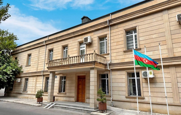 3500-dən artıq hüquq terminin olduğu izahlı lüğət tərtib edilib, kitabxana 502 yeni hüquqi vəsaitlə zənginləşdirilib