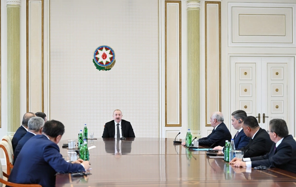 İlham Əliyev TDT-yə üzv dövlətlərin hökumət başçılarının görüşünün iştirakçılarını qəbul edib