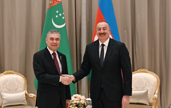 Гурбангулы Бердымухамедов поздравил Ильхама Алиева