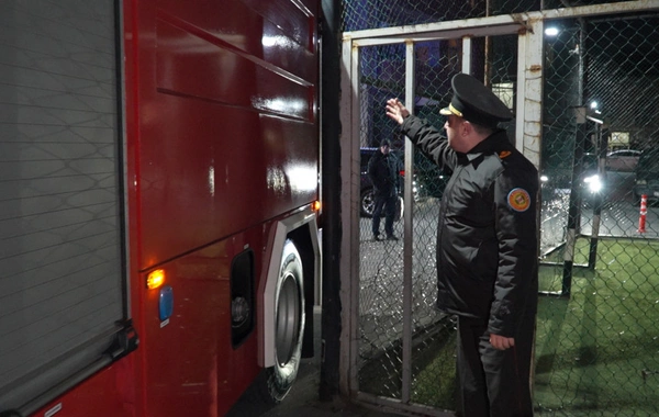 FHN təlim etmək istədi - Yanlış park edilən maşınlara görə yanğın avtomobilləri hərəkət edə bilmədi