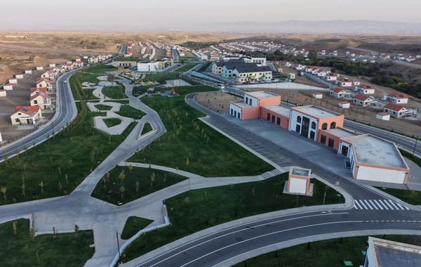 İlham Əliyev Cəbrayılın Horovlu kəndinin birinci mərhələsinin açılışında iştirak edib İlham Əliyev Cəbrayılın Horovlu kəndinin birinci mərhələsinin açılışında iştirak edib