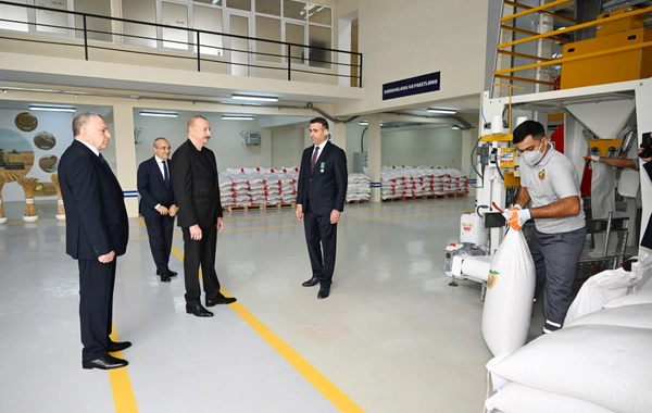 Sabirabad Sənaye Məhəlləsində toxum istehsalı müəssisəsinin fəaliyyəti ilə tanışlıq Sabirabad Sənaye Məhəlləsində toxum istehsalı müəssisəsinin fəaliyyəti ilə tanışlıq