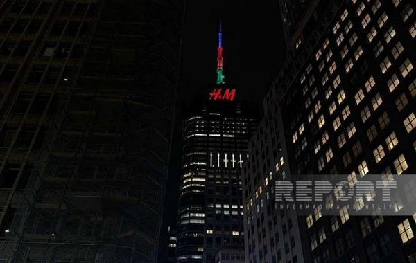 Небоскребы Нью-Йорка подсвечены цветами флага Азербайджана