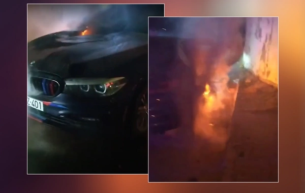 В Баку сгорел автомобиль BMW
