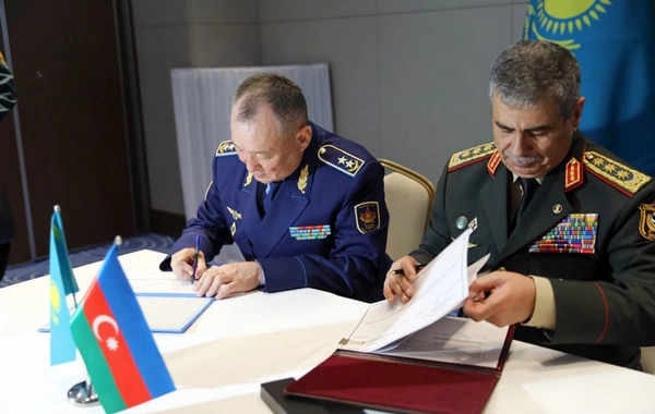 Qazaxıstanda Zakir Həsənova medal təqdim edilib Qazaxıstanda Zakir Həsənova medal təqdim edilib