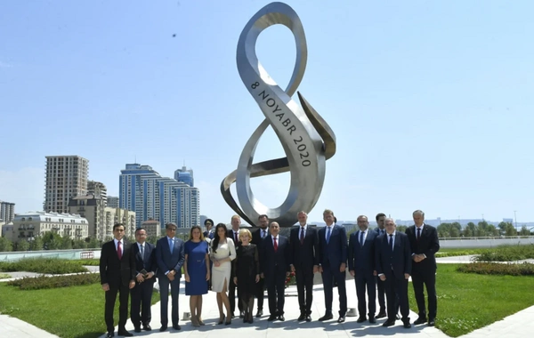 Slovakiya Milli Şurasının sədri Zəfər parkını ziyarət edib