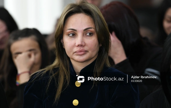 Müğənni Dəniz Əsədovadan məhkəmədə gözlənilməz açıqlama: "Pulu borc vermişəm"