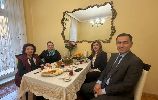 Əməkdar artist Kübra Əliyeva evində ziyarət olunub