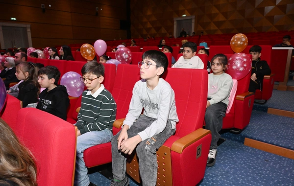 В Гянджинском драмтеатре состоялась премьера анимационного сериала "Иси и Пити"