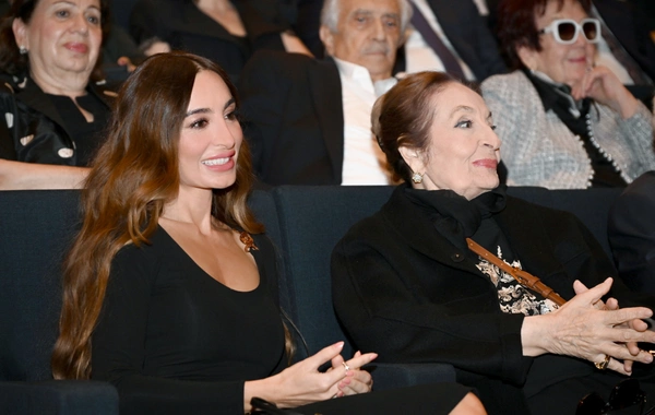 Arzu Əliyeva və Alyona Əliyeva "44" bədii filminin premyerasında iştirak ediblər