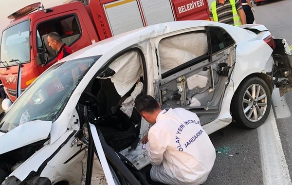 Ağır yol qəzasında 3 nəfər öldü, 4 nəfər yaralandı