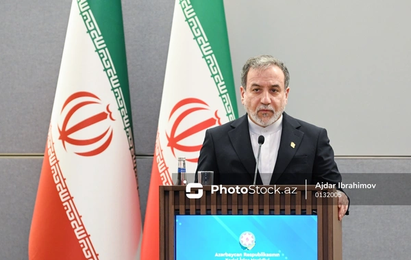 Abbas Əraqçı BDU-da tələbələr və müəllim heyəti ilə görüşüb