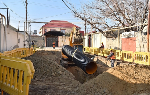 Bakıda 7 küçədə üzərində evlər tikilən su-kanalizasiya xətlərinin yeri dəyişdirilir