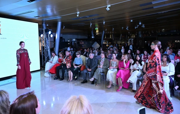 Azərbaycan Milli Xalça Muzeyində "Zamanın naxışları" moda nümayişi təşkil olunub
