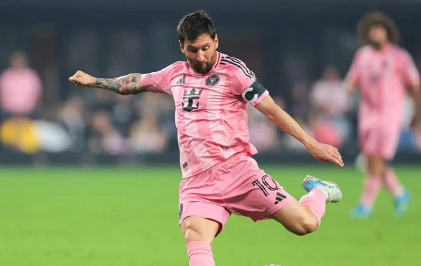 Messi cərimə zərbələrində daha bir əfsanəvi futbolçuya çatdı