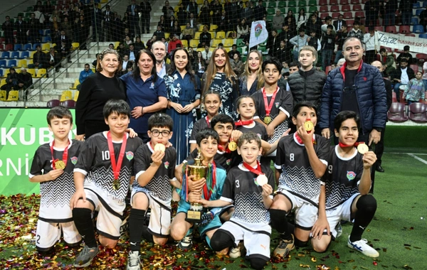 Leyla Əliyevanın təşəbbüsü ilə uşaq evlərinin komandaları arasında növbəti minifutbol turniri təşkil olunub Leyla Əliyevanın təşəbbüsü ilə uşaq evlərinin komandaları arasında növbəti minifutbol turniri təşkil olunub