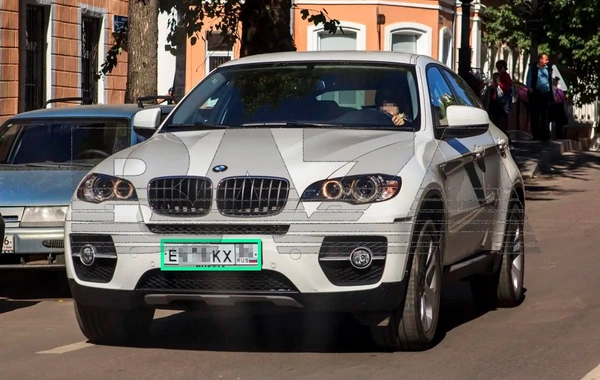 Rusiya qubernatorunun həyat yoldaşı BMW X6 ilə qaydaları pozdu, 19 cərimə gəldi