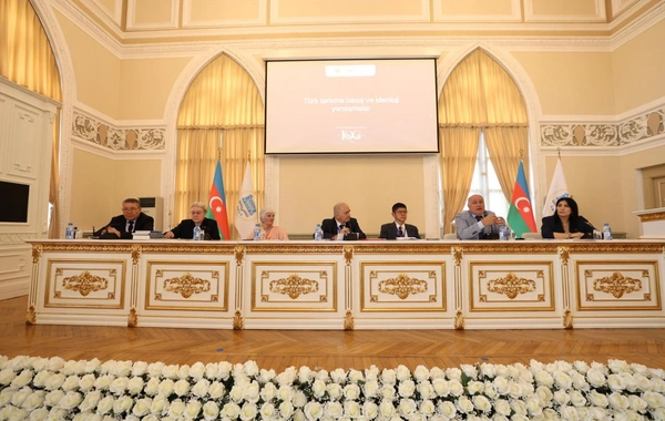 Türk tarixinə baxış və ideoloji yanaşmalar müzakirə olunub